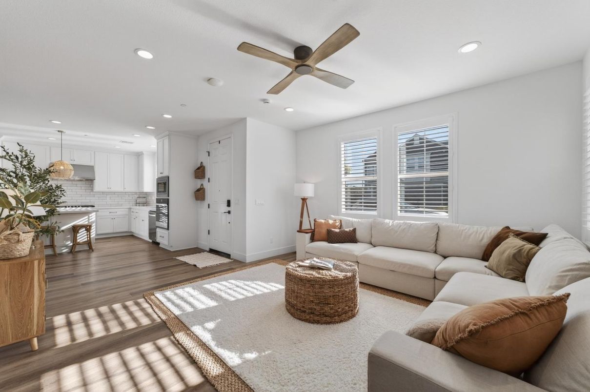 Interior, Kitchen, Living room, Pendant Lights, Recessed Lighting, Stainless Steel Appliances, Wood Texture Flooring