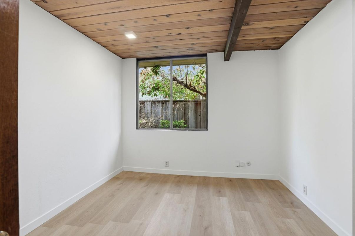 Empty room, Interior, Recessed Lighting, Wooden Beams, Wooden Ceilings, Wood Texture Flooring