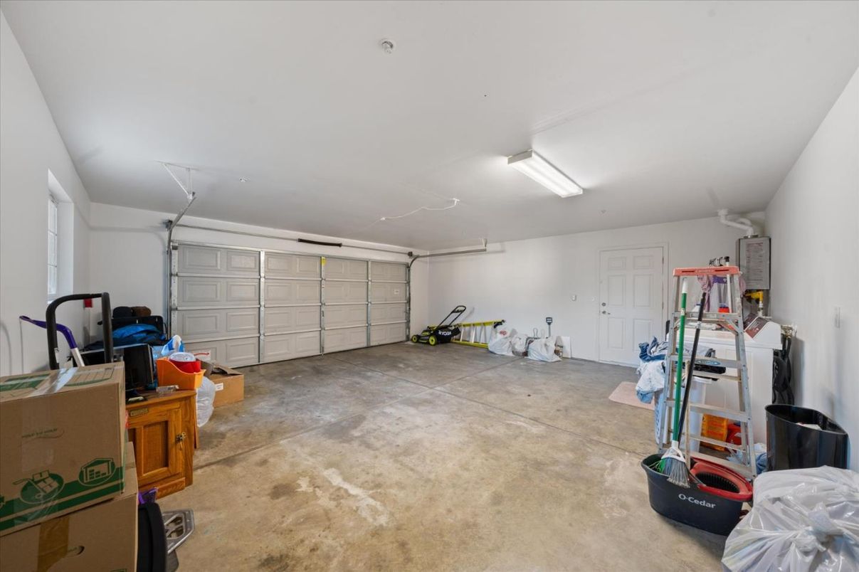 Garage, Interior