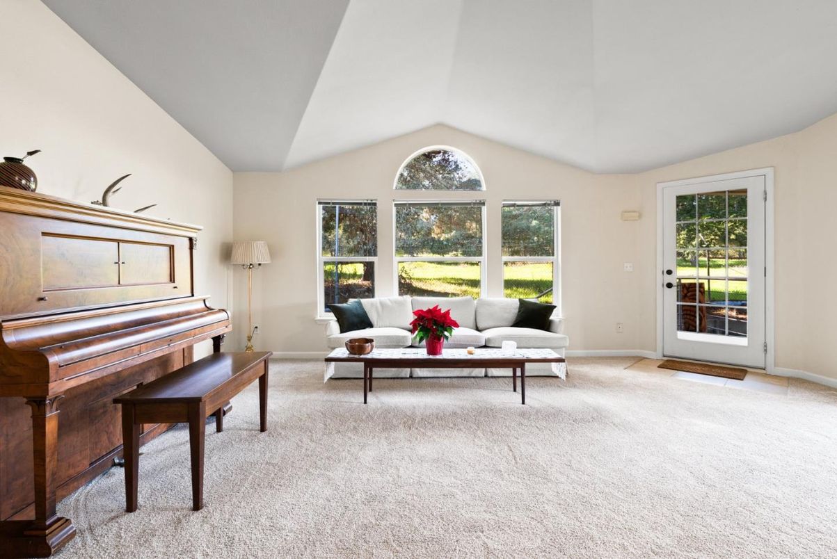 Interior, Living room, Piano