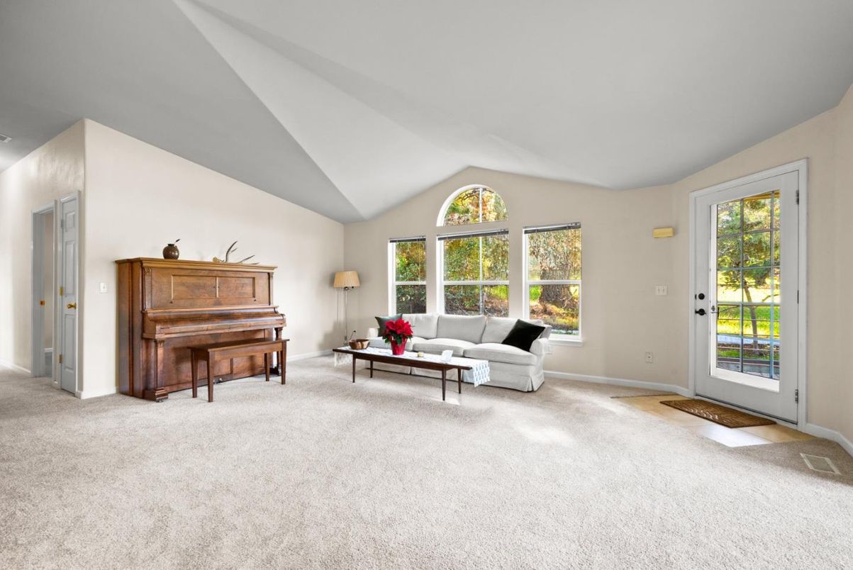 Interior, Living room, Piano