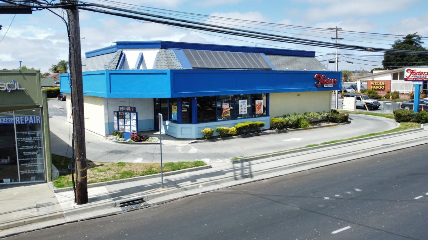 Exterior, Facade, None