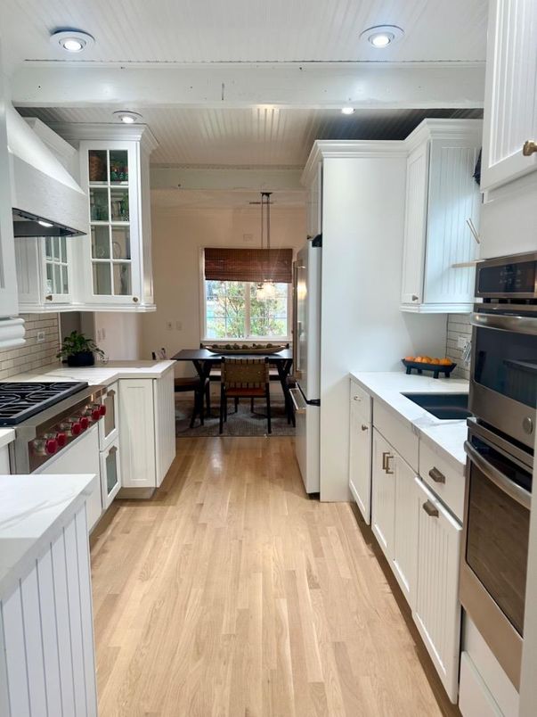 Dining room, Interior, Kitchen, Pendant Lights, Recessed Lighting, Wood Texture Flooring
