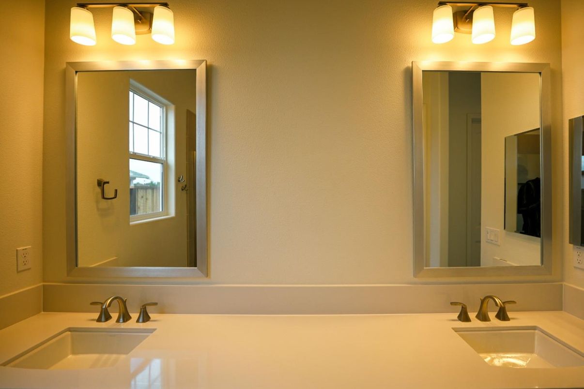 Bathroom, Dual Sink Vanities, Interior