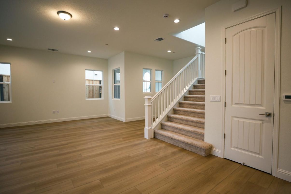 Interior, Recessed Lighting, Wood Texture Flooring