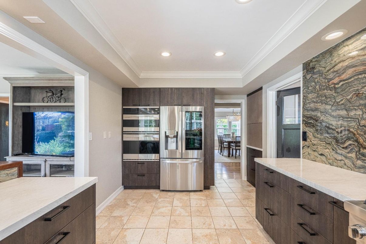 Dining room, Interior, Kitchen, Recessed Lighting, Stainless Steel Appliances