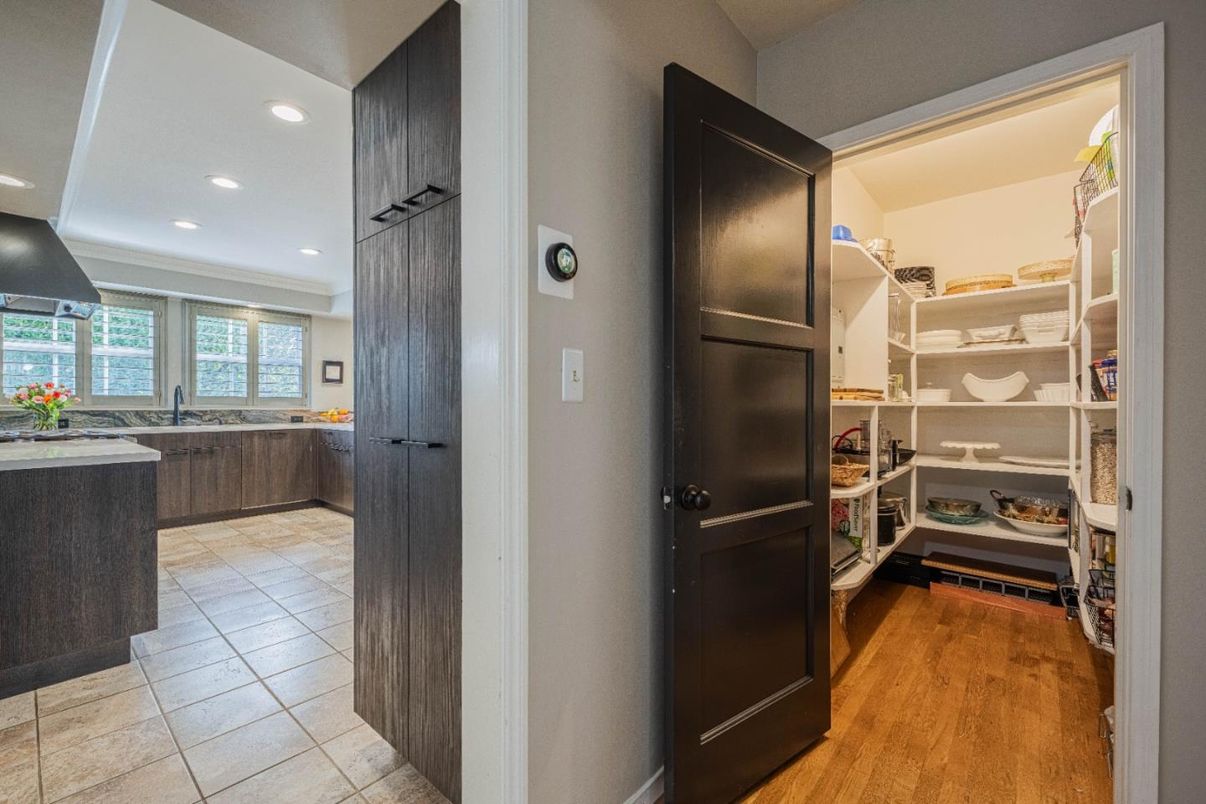 Bathroom, Interior, Recessed Lighting, Wood Texture Flooring