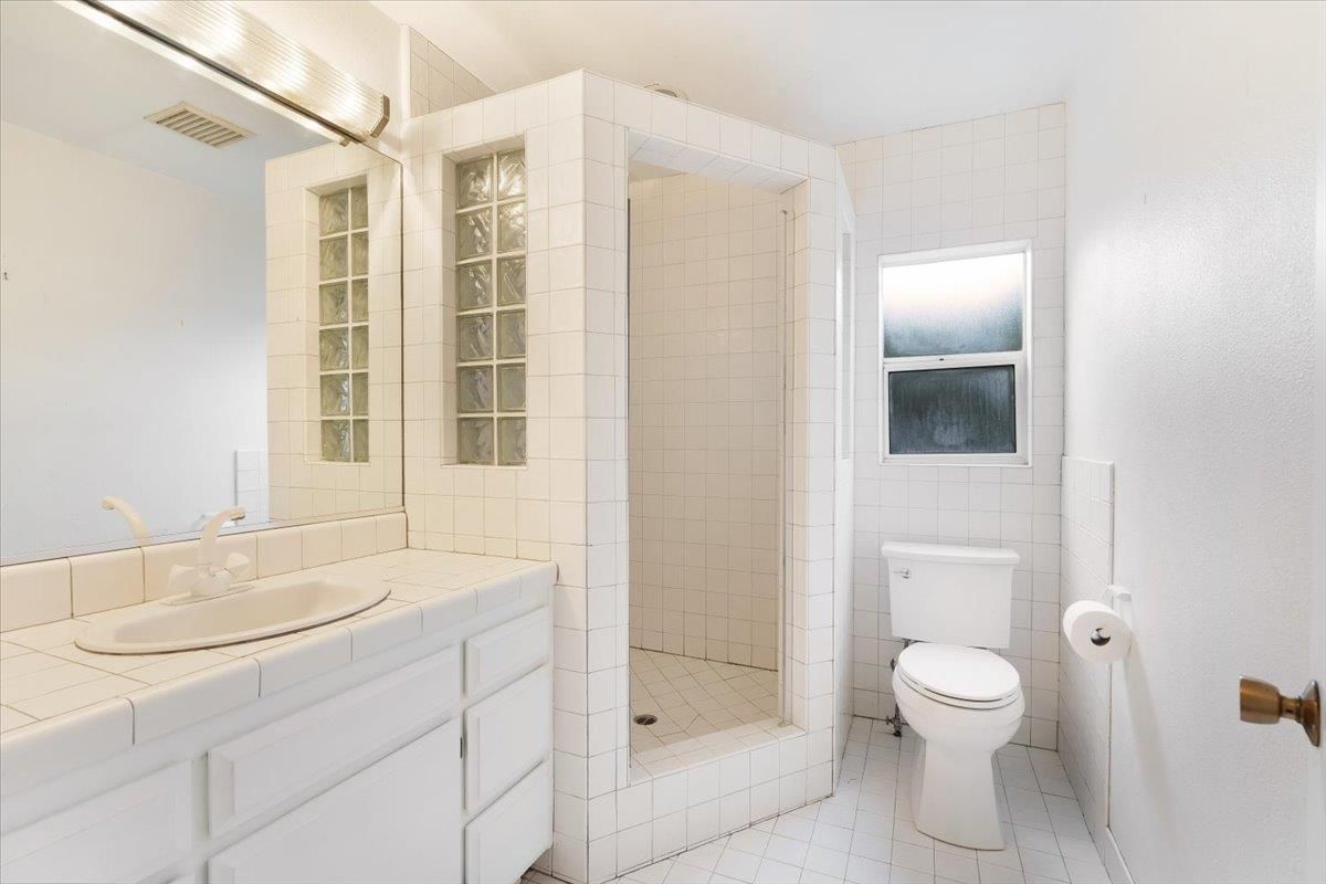 Bathroom, Interior, Tile Countertops