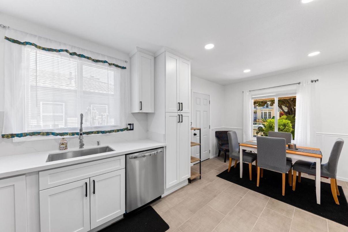 Dining room, Interior, Kitchen, Recessed Lighting, Stainless Steel Appliances