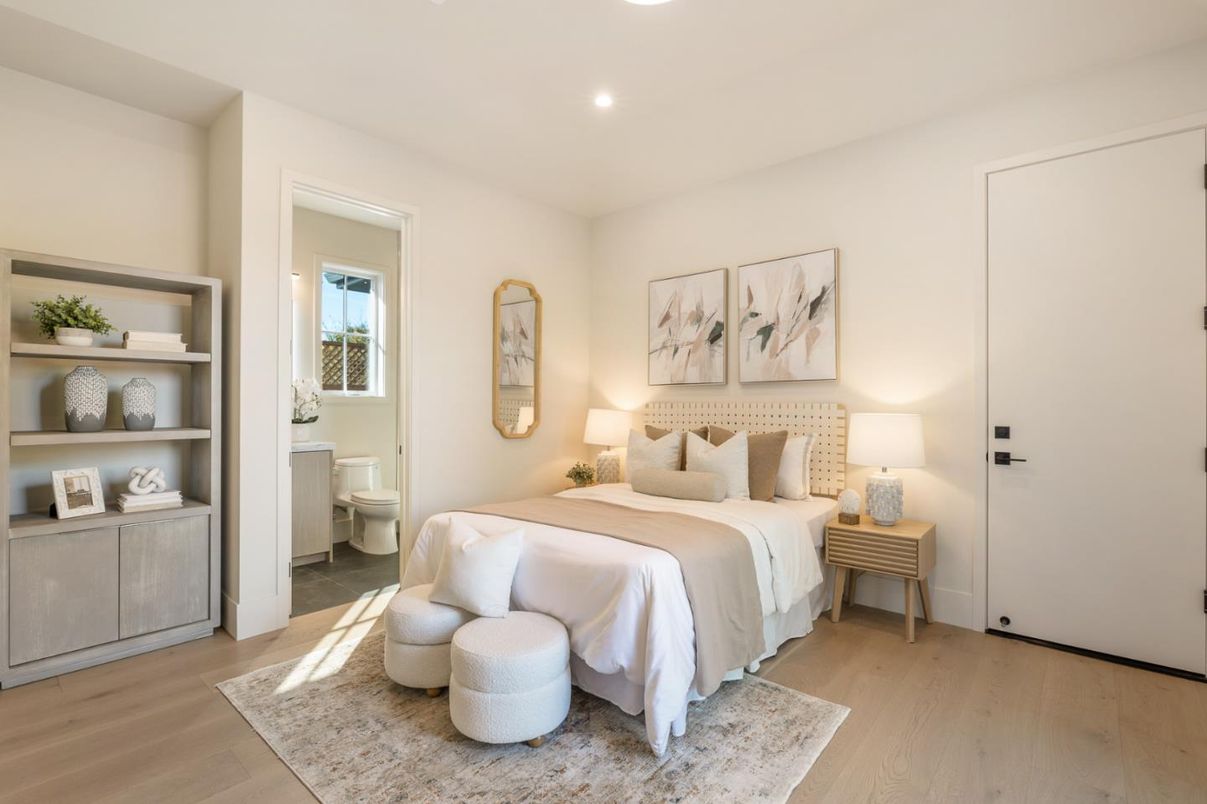 Bathroom, Bedroom, Interior, Recessed Lighting, Wood Texture Flooring