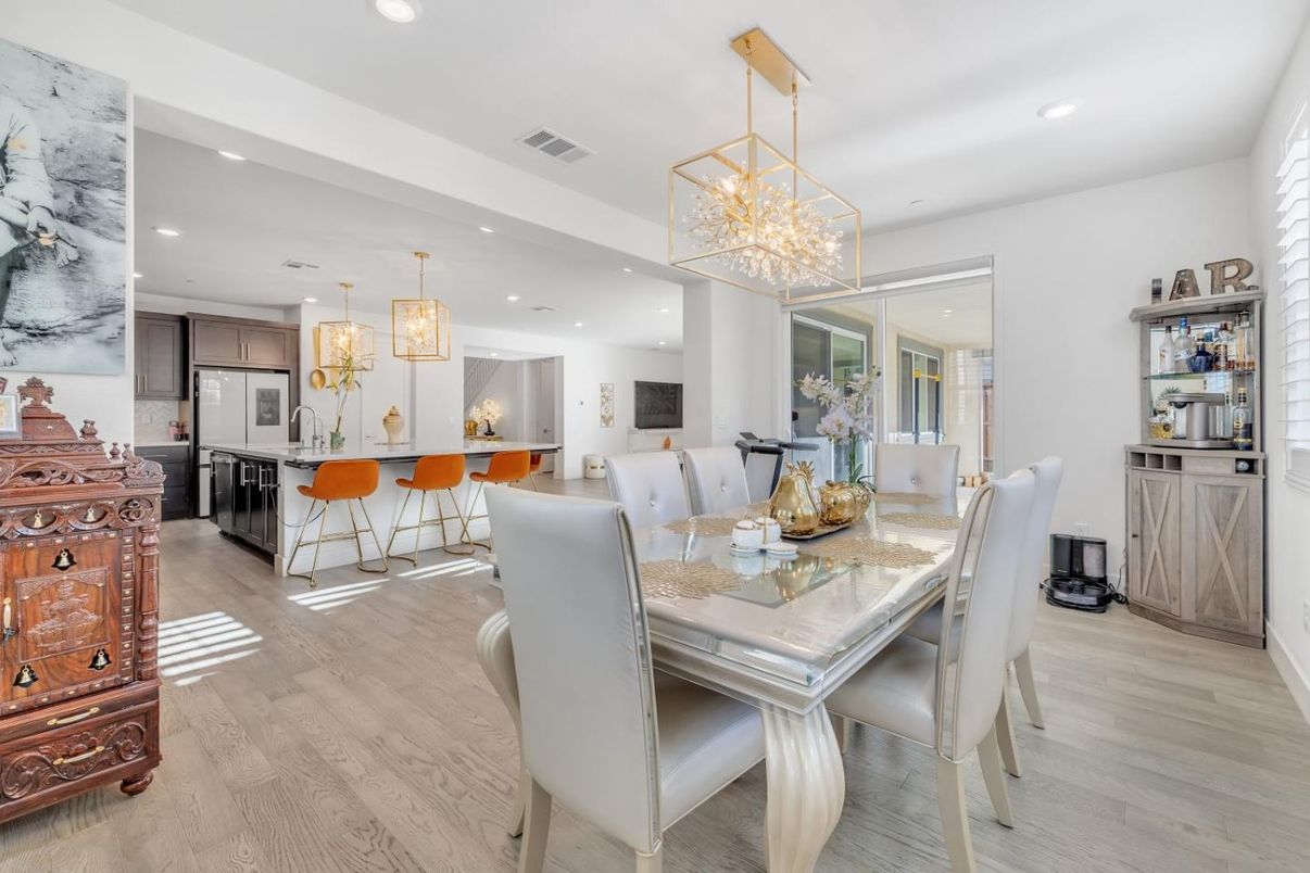 Chandelier, Dining room, Interior, Kitchen, Pendant Lights, Recessed Lighting, Wood Texture Flooring