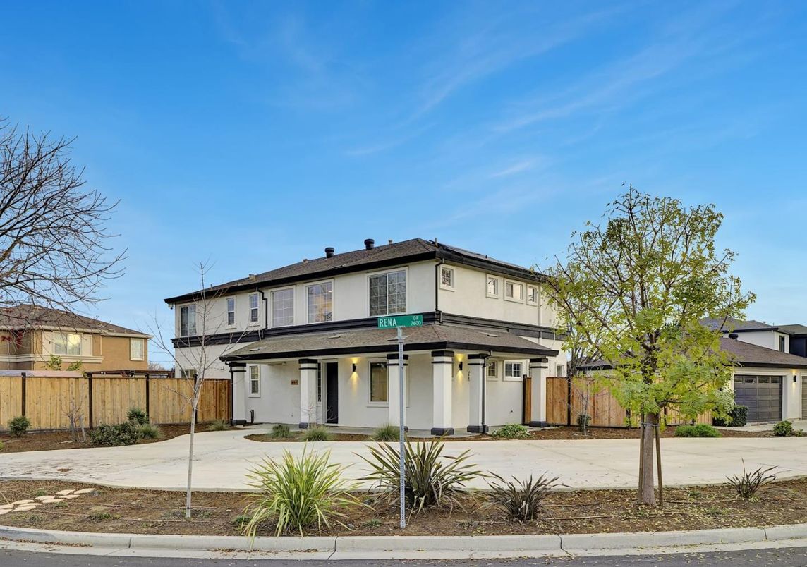 Exterior, Facade, Mediterranean