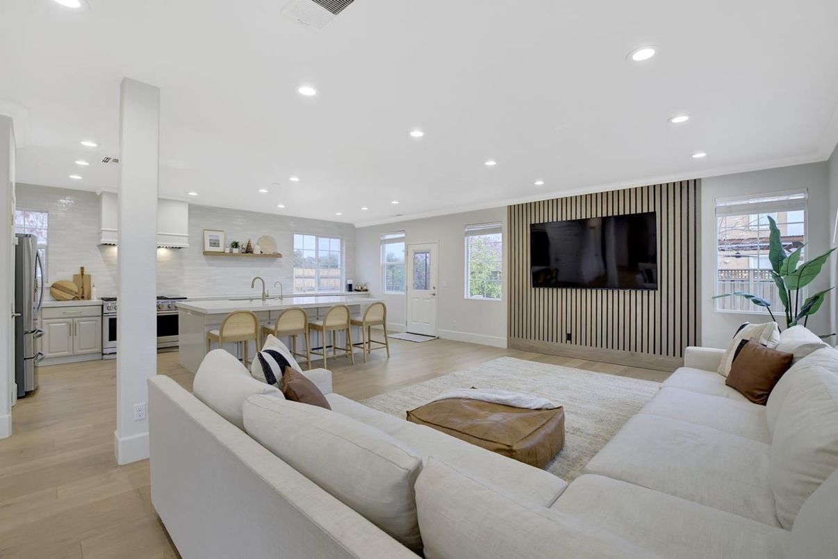 Interior, Kitchen, Living room, Recessed Lighting, Wood Texture Flooring