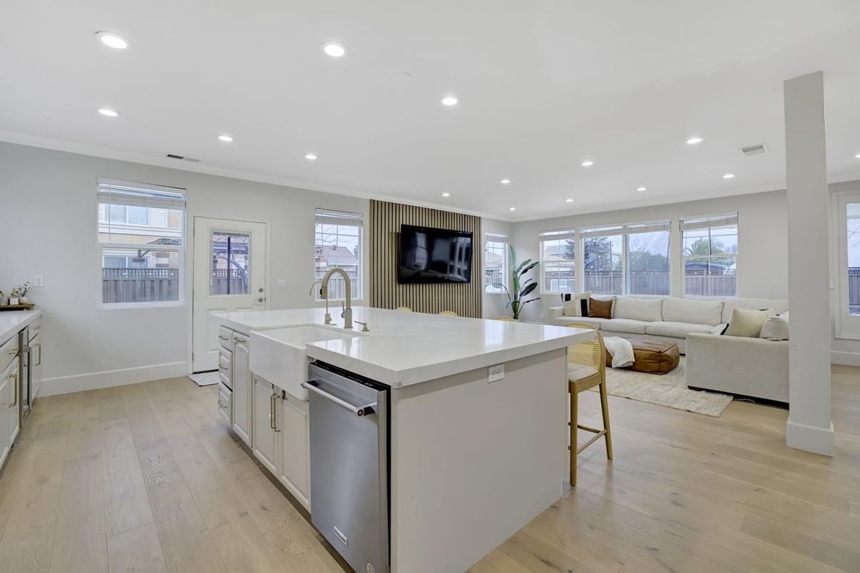 Interior, Kitchen, Living room, Recessed Lighting, Wood Texture Flooring