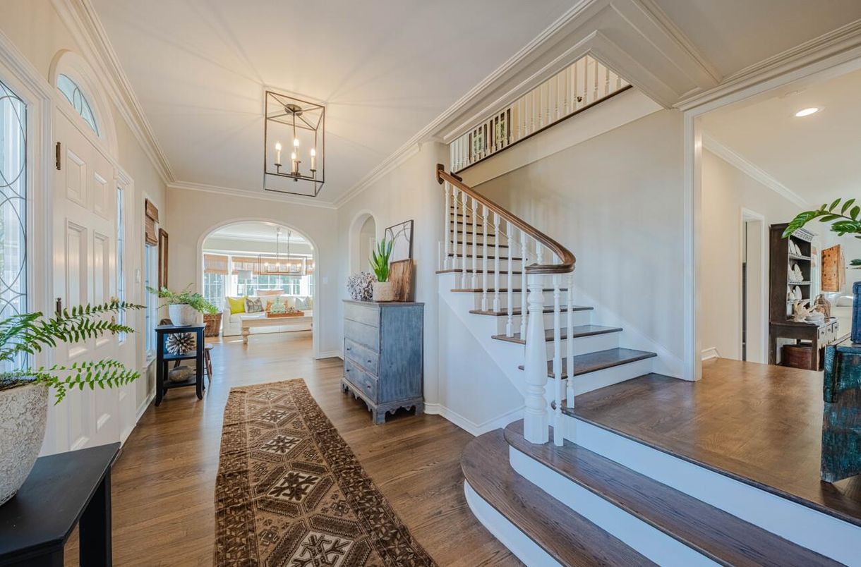 Interior, Pendant Lights, Recessed Lighting, Wood Texture Flooring