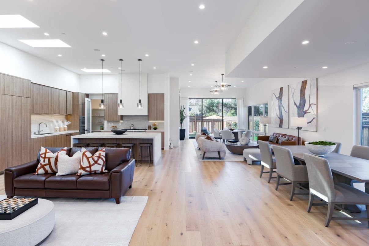 Chandelier, Dining room, Interior, Kitchen, Living room, Pendant Lights, Recessed Lighting, Wood Texture Flooring