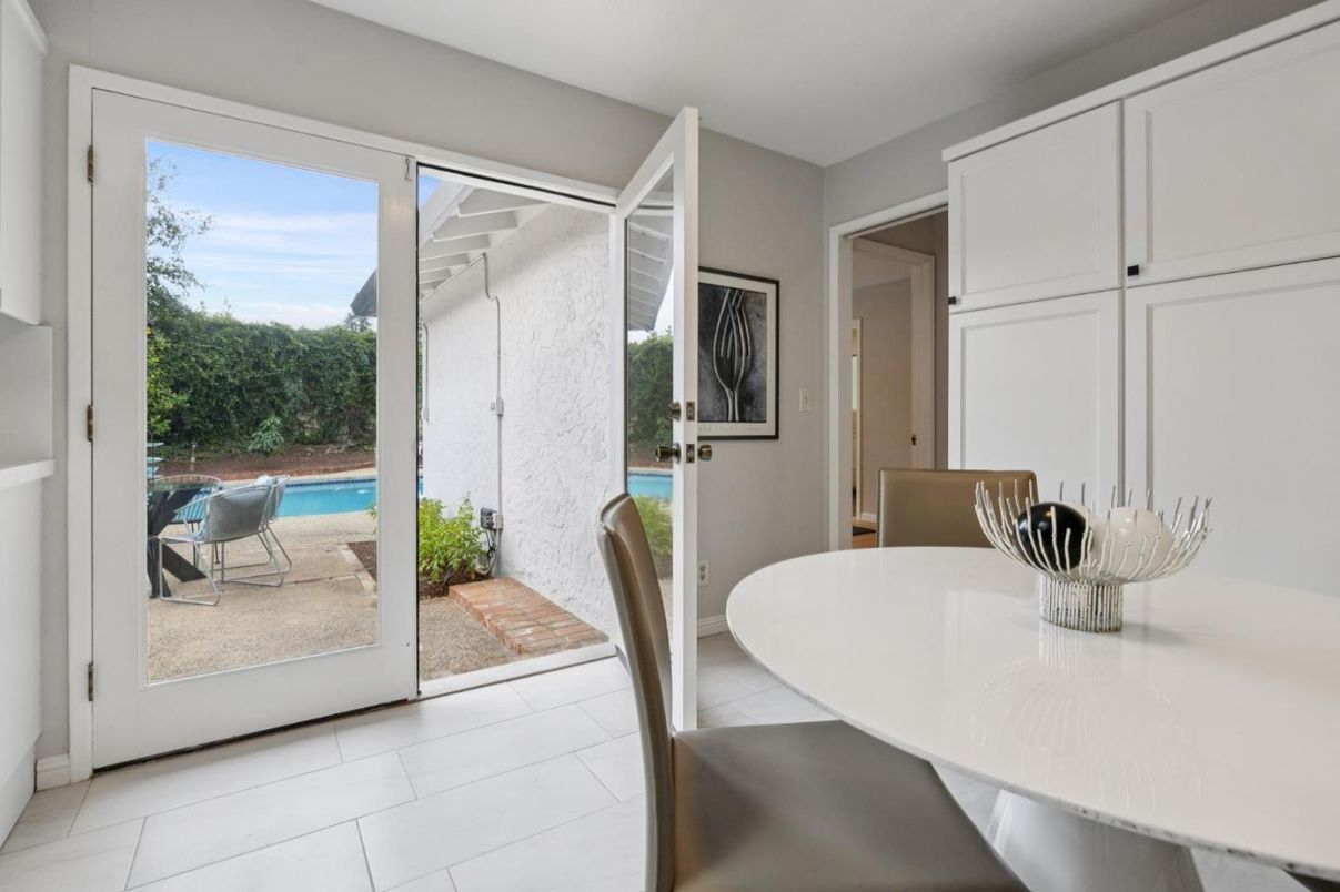 Dining room, Interior