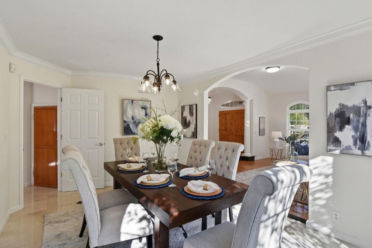 Chandelier, Dining room, Interior