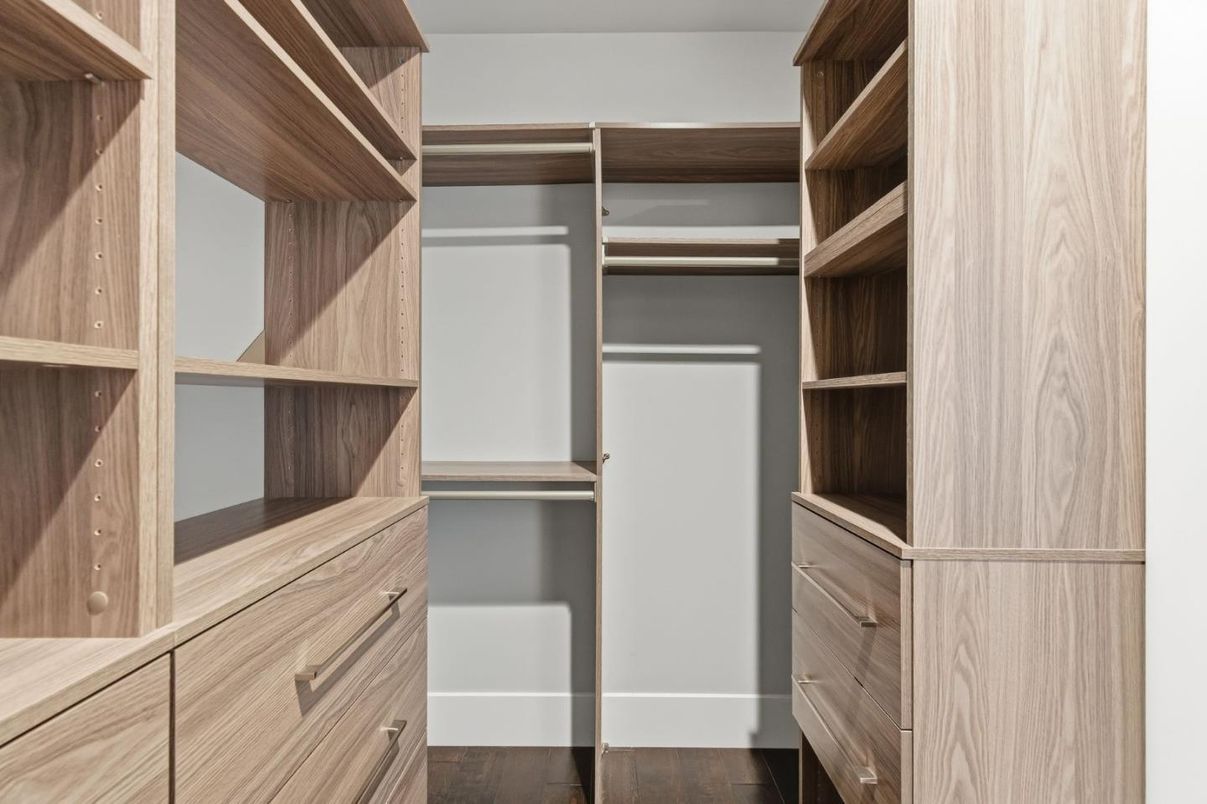 Interior, Walk-in Closets, Wood Texture Flooring