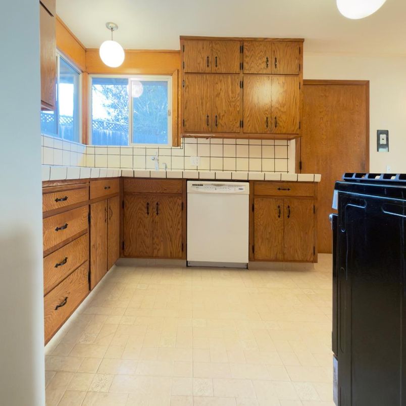 Interior, Kitchen, Tile Countertops