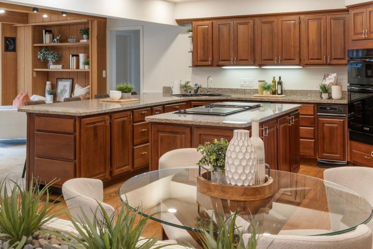 Dining room, Interior, Kitchen, Recessed Lighting, Wood Texture Flooring