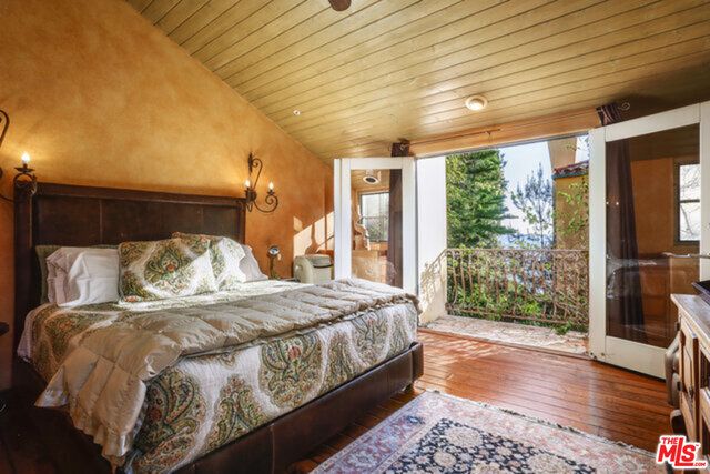 Bedroom, Interior, Recessed Lighting, Wooden Ceilings, Wood Texture Flooring