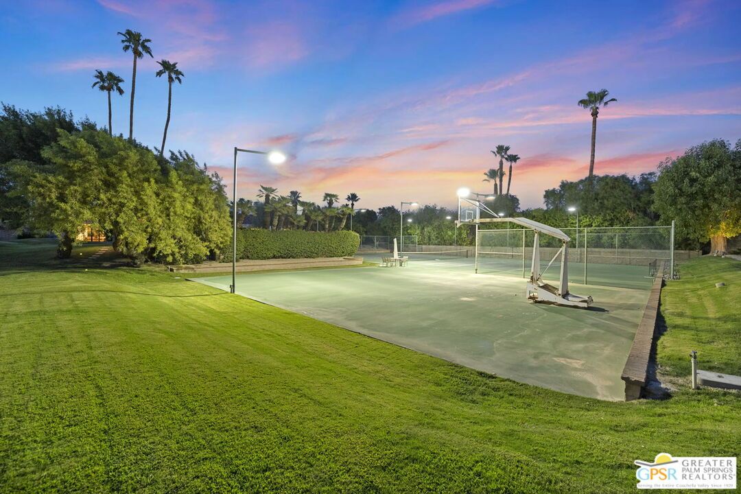 Exterior, Tennis Courts