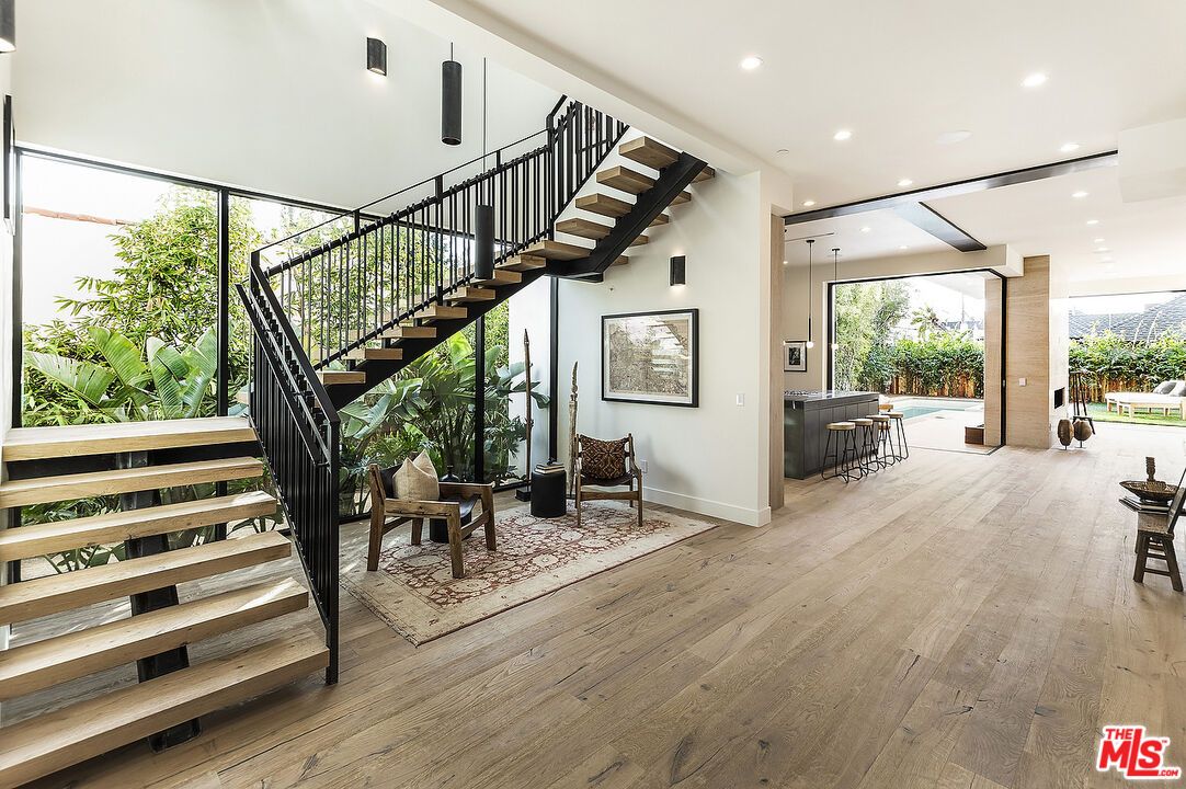 Interior, Recessed Lighting, Wood Texture Flooring