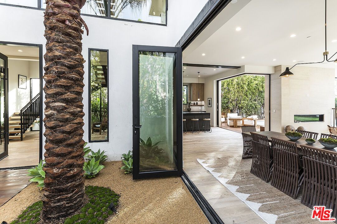 Dining room, Interior, Pendant Lights, Recessed Lighting