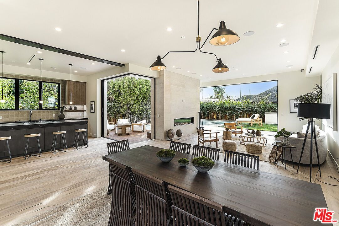 Dining room, Interior, Kitchen, Pendant Lights, Recessed Lighting, Wood Texture Flooring