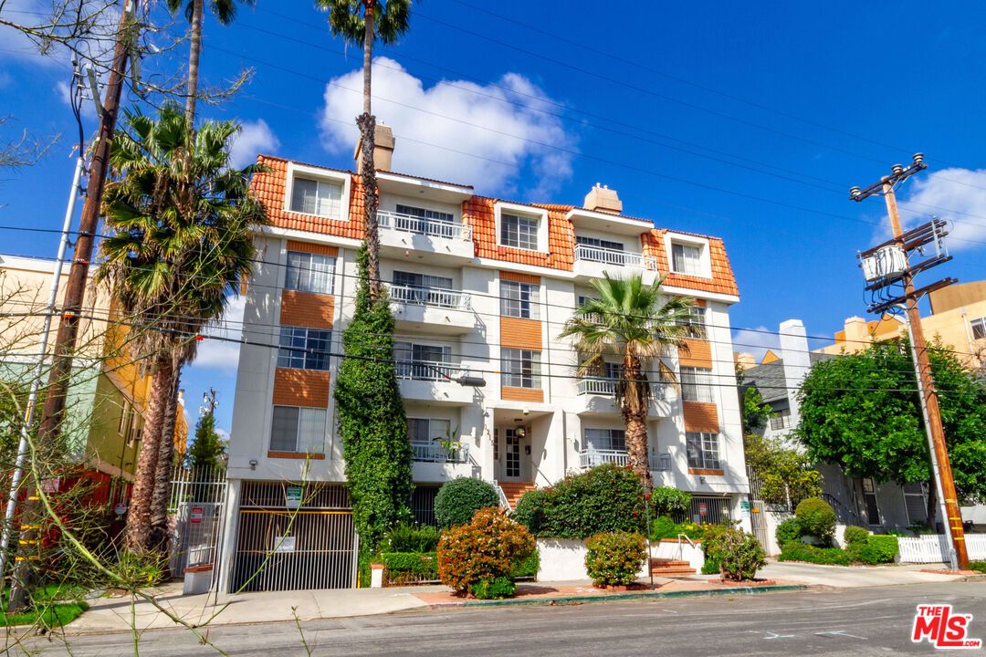 Exterior, Facade, Condo Building