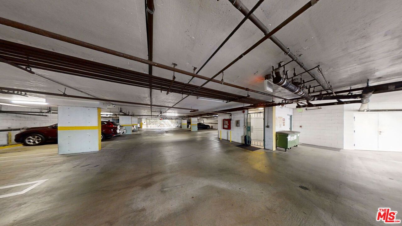 Garage, Interior