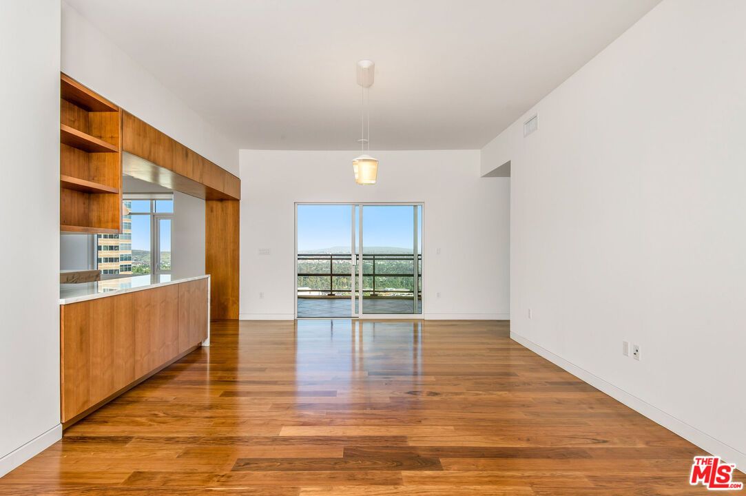 Empty room, Interior, Pendant Lights, Wood Texture Flooring