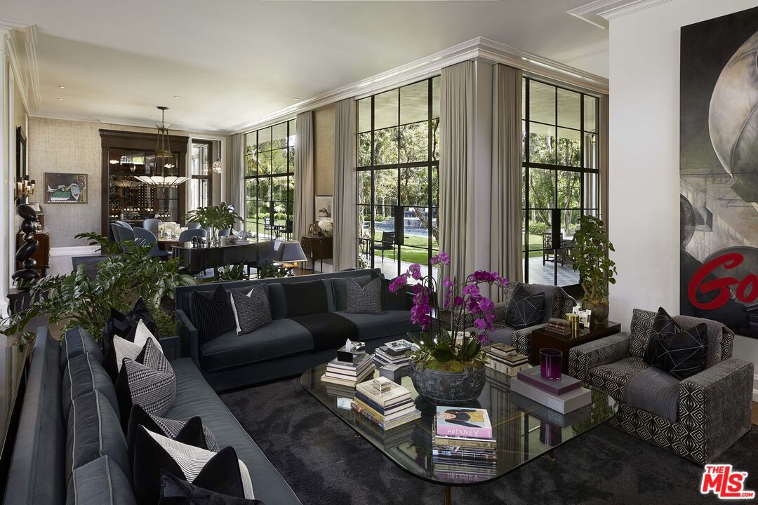Chandelier, Dining room, Interior, Living room, Pendant Lights