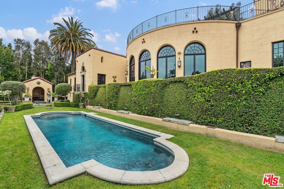 Backyard, Exterior, Pool