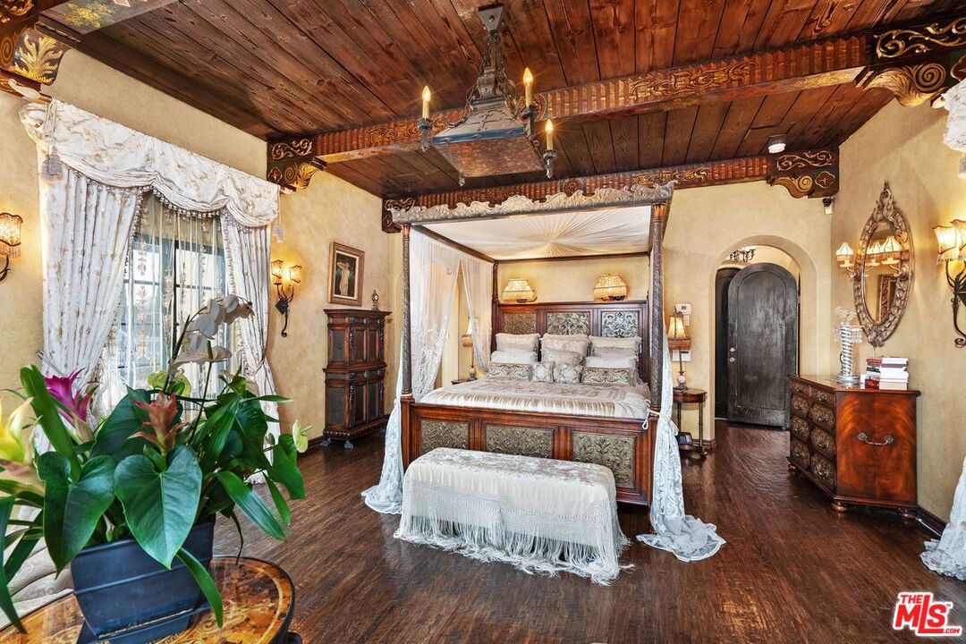 Bedroom, Chandelier, Interior, Wooden Beams, Wooden Ceilings, Wood Texture Flooring