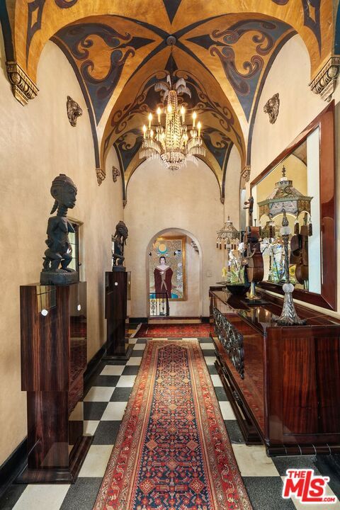 Chandelier, Interior