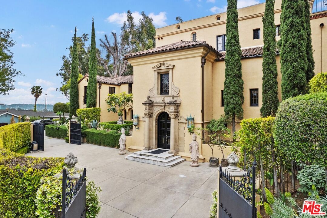 Backyard, Exterior, Water