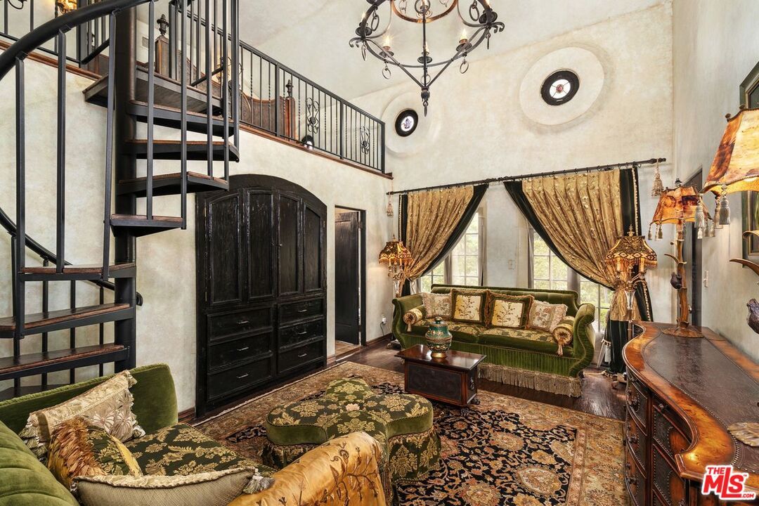 Chandelier, Interior, Living room, Wood Texture Flooring