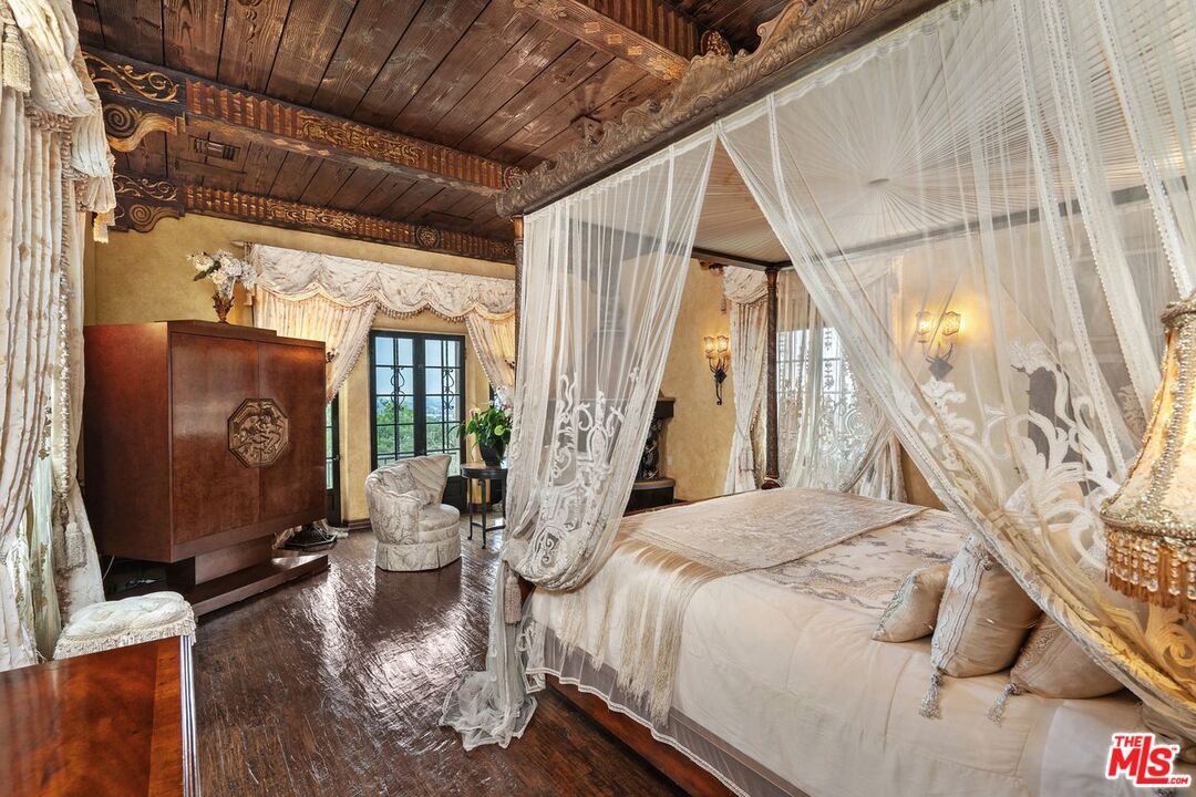 Bedroom, Interior, Wooden Beams, Wooden Ceilings, Wood Texture Flooring