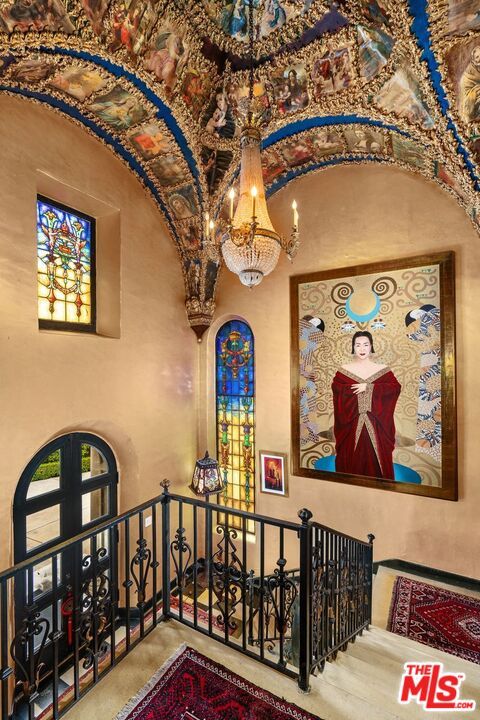 Chandelier, Interior