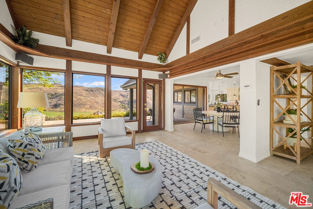 Dining room, Interior, Living room, Wooden Beams, Wooden Ceilings