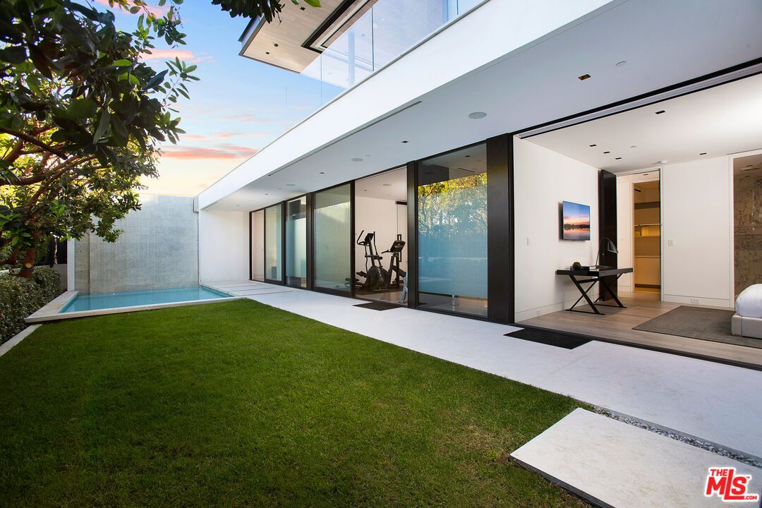 Backyard, Exterior, Pool