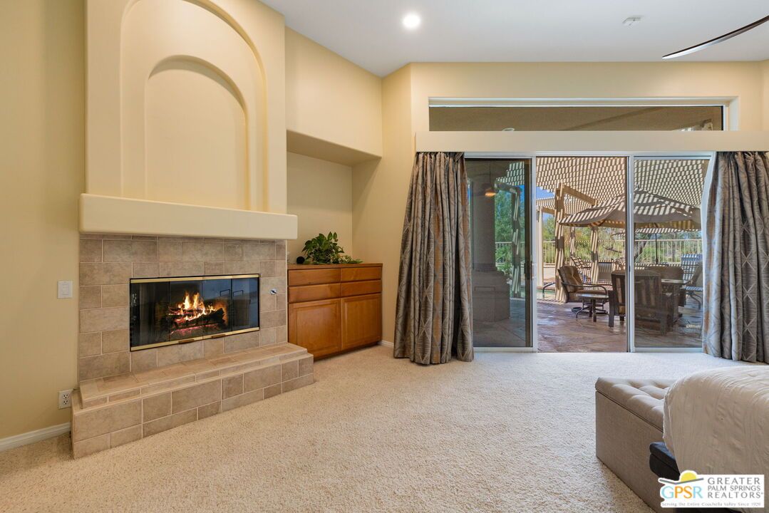 Dining room, Fireplace, Interior, Recessed Lighting