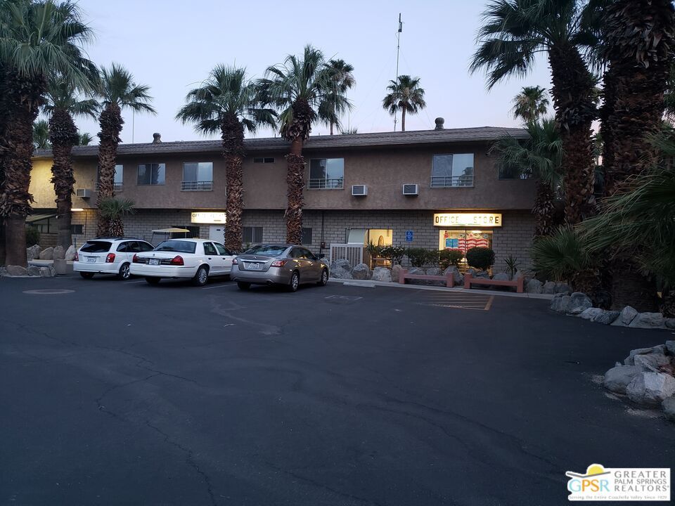 Exterior, Facade, Brick Facade, Modern