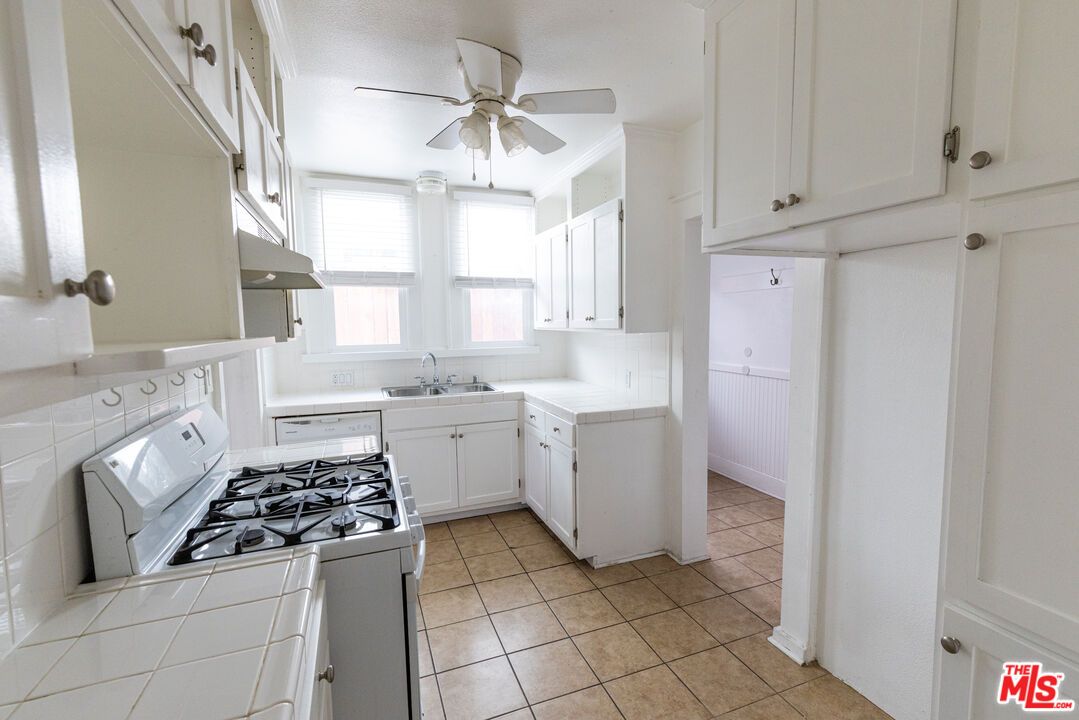 Interior, Kitchen, Tile Countertops