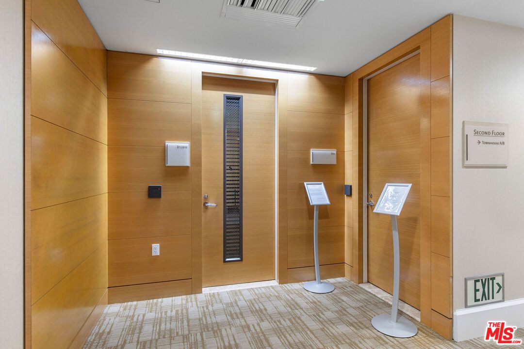 Elevator, Interior, Wooden Walls