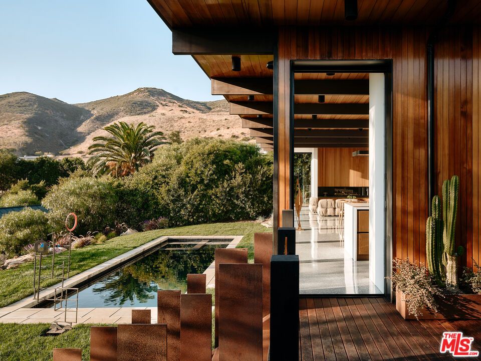 Exterior, Pool, Other