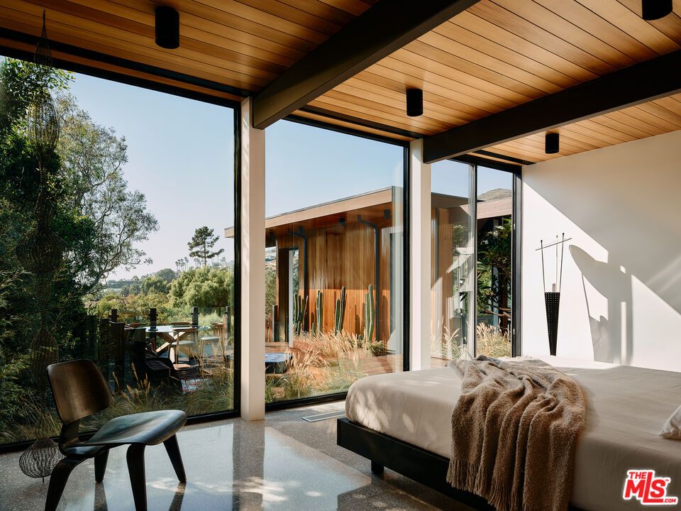 Bedroom, Interior, Wooden Beams, Wooden Ceilings