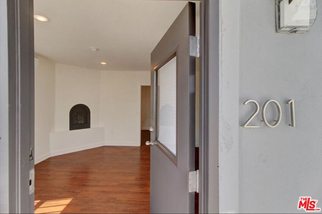 DE Listing image placeholder